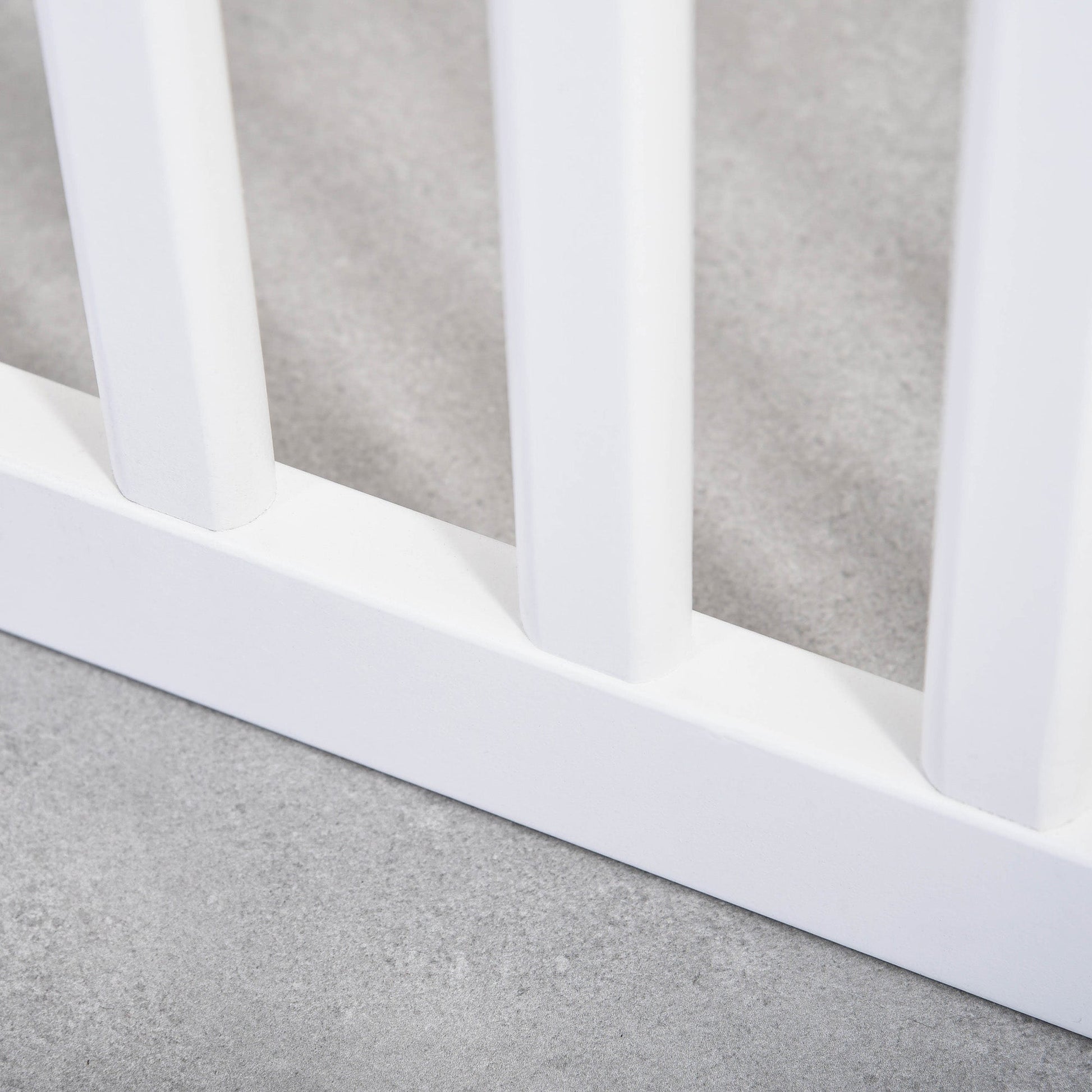 Freestanding Pet Gate 4 Panel Dog Barrier Folding Safety Fence with Support Feet up to 204cm Long 75cm Tall for Doorway Stairs, White