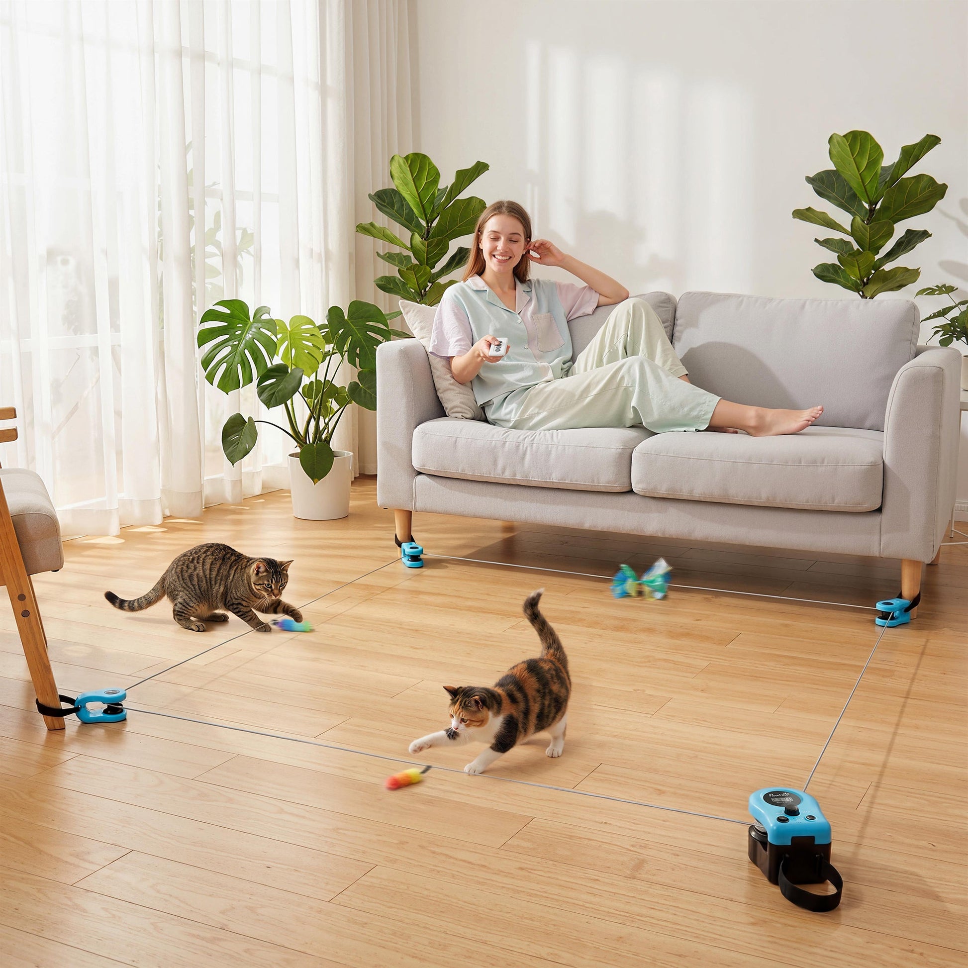 Interactive Cat Toy for Indoor Kittens & Adult, Automatic & Remote Control Electric Cat Toy with Adjustable Speed, DIY Track & Mouse Sound, Rechargeable Boredom Buster
