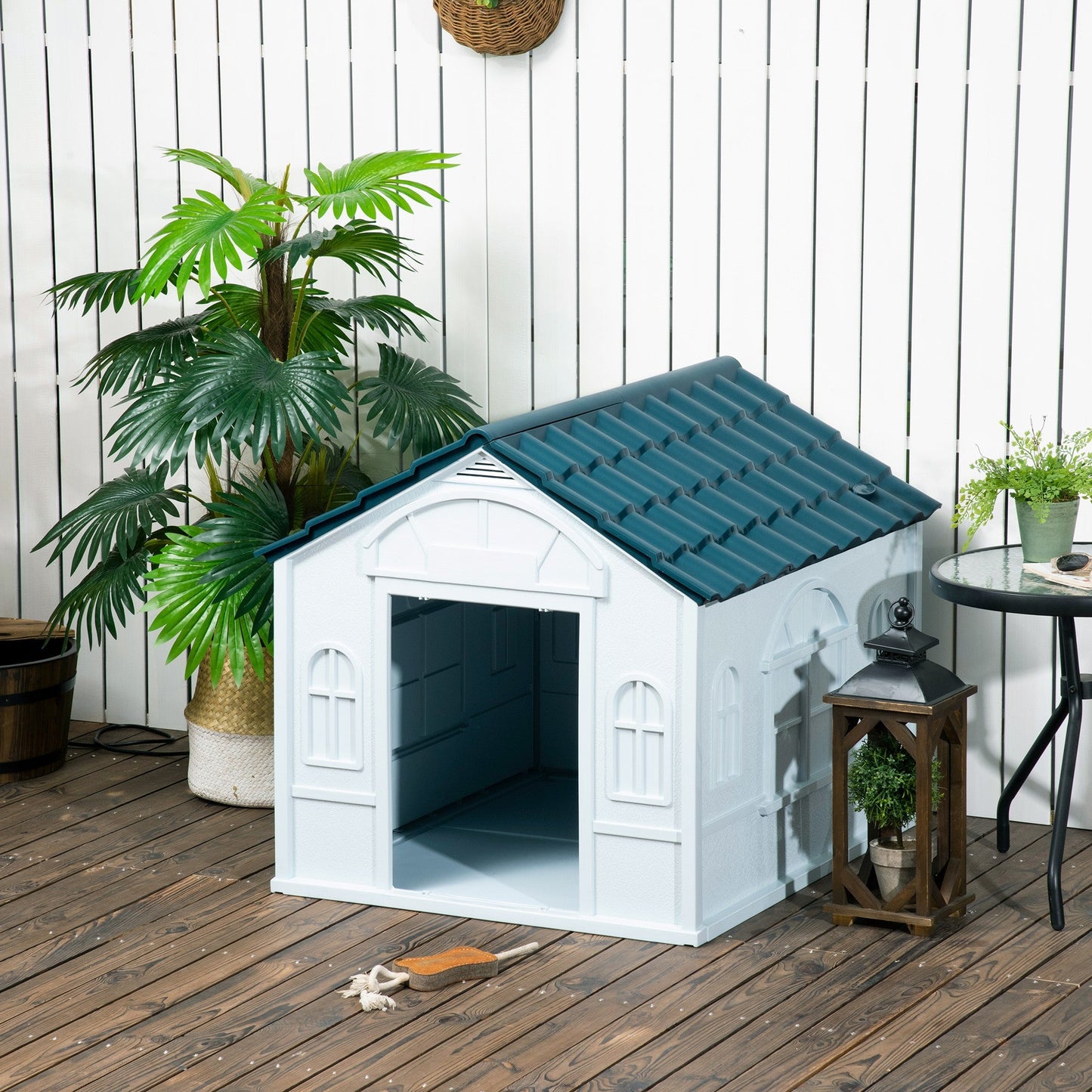 Plastic Dog House Outdoor Indoor, Weather-Resistant Dog Kennel, with Large Opening, for Large Dogs, 84.2 x 98.2 x 82cm - White and Blue