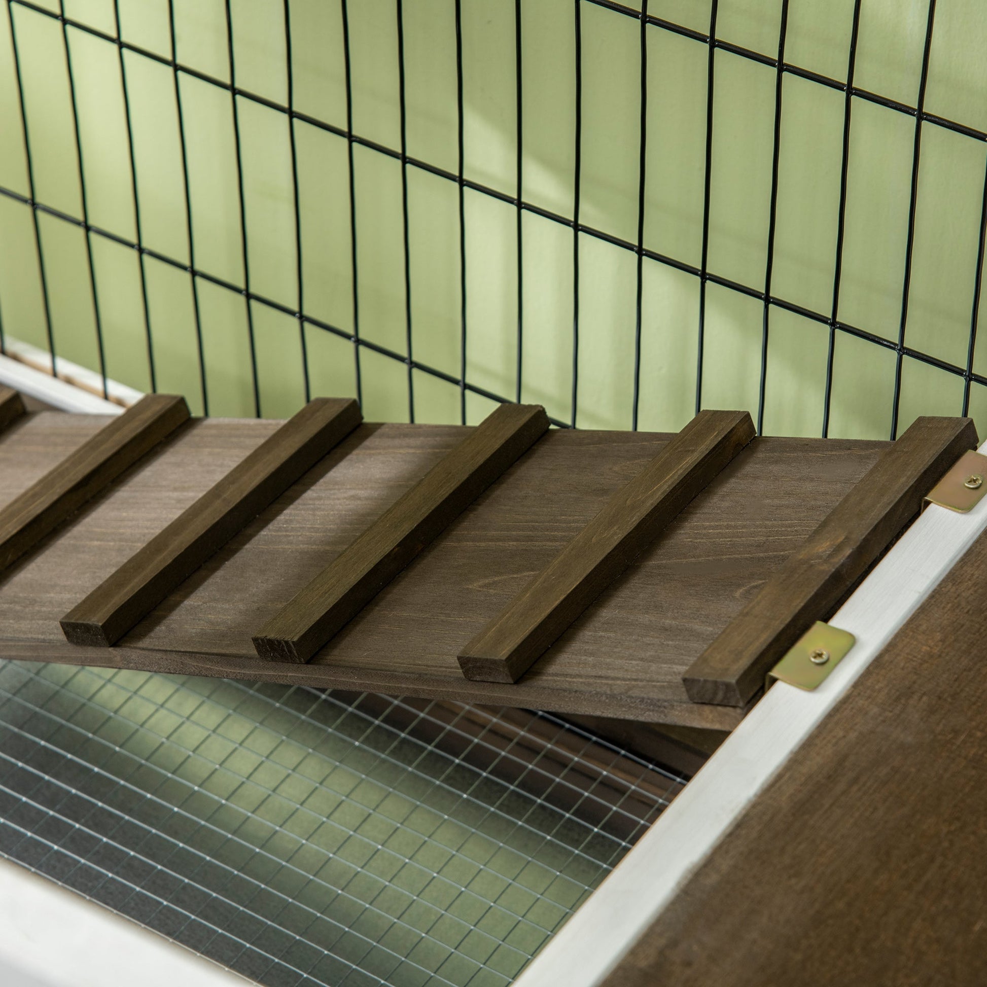 Wooden Rabbit Hutch, Elevated Guinea Pig Cage w/ Openable Roof, Ladder, Removable Tray, 90 x 53 x 87cm - Brown