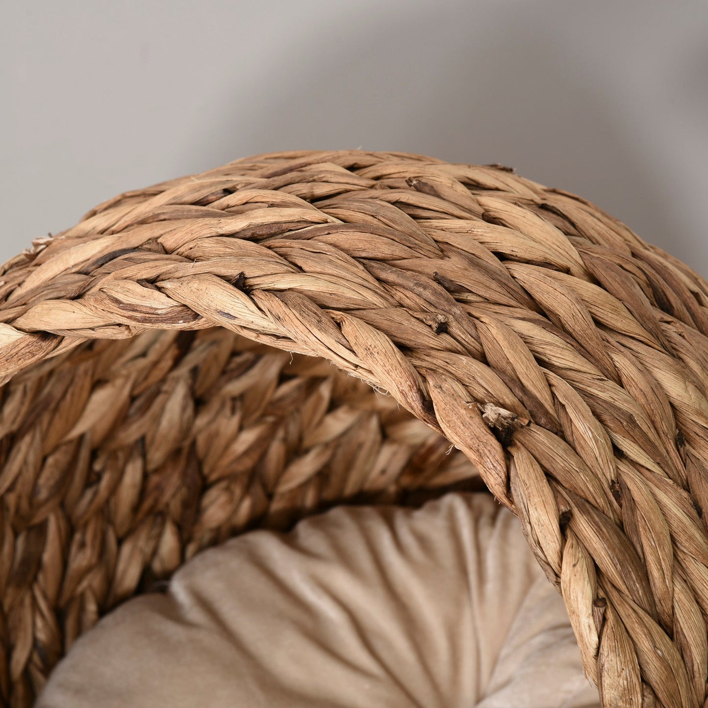 Woven Banana Leaf Elevated Cat Bed Wicker Kitten Basket Pet Den. House Cosy Cave with Soft Cushion Dome 50x42x60cm Brown